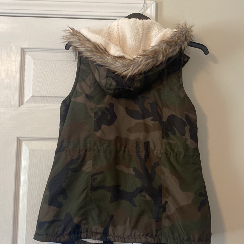 Vest - Picture 3 of 3